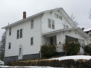 409 Stowers St in Bluefield, WV - Building Photo - Building Photo