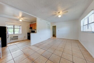 2142 Bradford St in Clearwater, FL - Building Photo - Building Photo