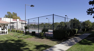 Orangewood Apartments in Loma Linda, CA - Foto de edificio - Building Photo