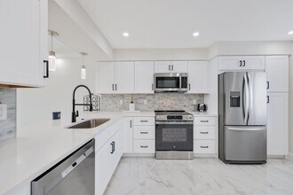 7290 Kinghurst Dr in Delray Beach, FL - Building Photo - Building Photo