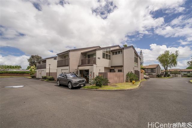 property at 95-025 Hokuiwa St