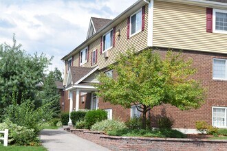 3981 Brown Ave in Manchester, NH - Building Photo - Building Photo
