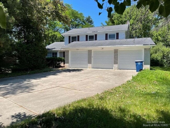 3187 Plymouth Rd in Ann Arbor, MI - Building Photo - Building Photo