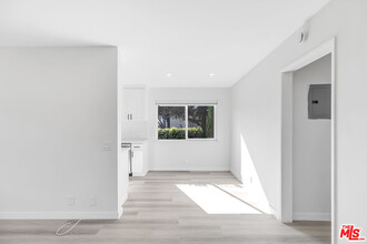 1817 16th St in Santa Monica, CA - Building Photo - Building Photo
