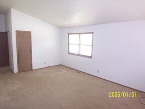 923 Garfield Ave in Ames, IA - Building Photo - Building Photo