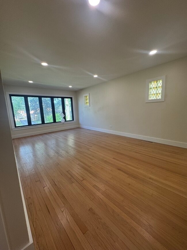 307 Maple Ave in Wood Dale, IL - Building Photo - Building Photo