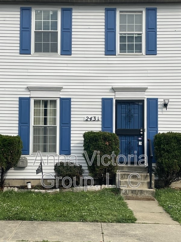 property at 2431 E Rosecroft Village Cir