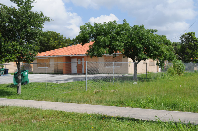 10261 SW 182nd St in Miami, FL - Building Photo - Building Photo