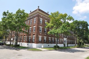 The Georgian Apartamentos