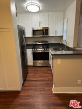 26347 Thousand Oaks Blvd in Calabasas, CA - Building Photo - Building Photo