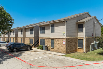 Parkside Apartments in Mansfield, TX - Building Photo - Building Photo