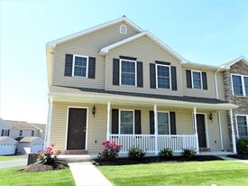 256 Limestone Dr in Myerstown, PA - Building Photo