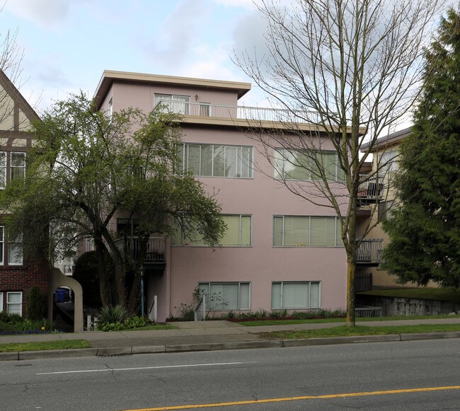 1245 W 12th Ave in Vancouver, BC - Building Photo - Primary Photo