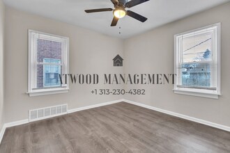 Fully Renovated 3-Bedroom Home – Move-In Ready for You! in Highland Park, MI - Foto de edificio - Building Photo