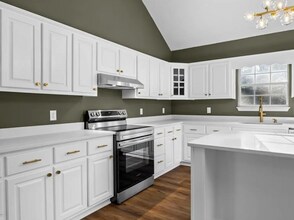 198 Harbour Ln in Richmond Hill, GA - Foto de edificio - Building Photo