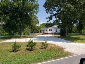 2262 S Lafayette St in Shelby, NC - Building Photo