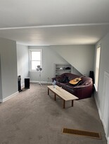 820 S 114th St, Unit 820A in West Allis, WI - Building Photo