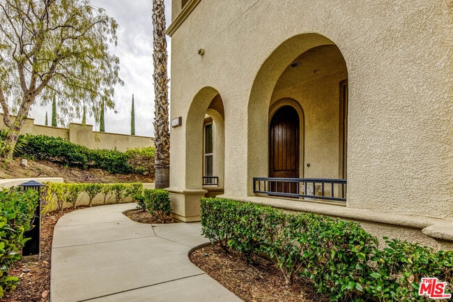 20421 Paseo Altisse in Los Angeles, CA - Building Photo - Building Photo