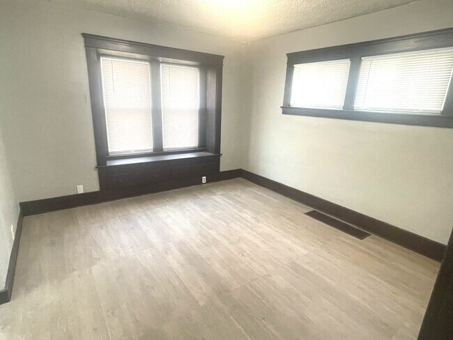 1334 Parkman Rd NW in Warren, OH - Building Photo - Building Photo