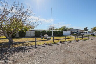 6659 W Carol Ann Way in Glendale, AZ - Building Photo - Building Photo