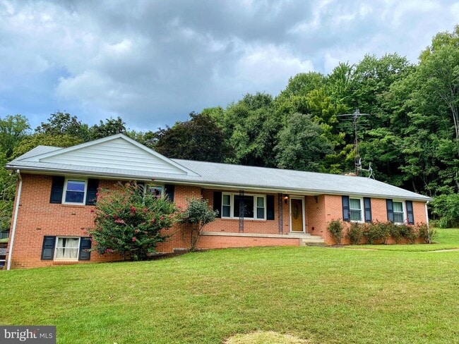 11102 Putman Rd in Thurmont, MD - Building Photo - Building Photo