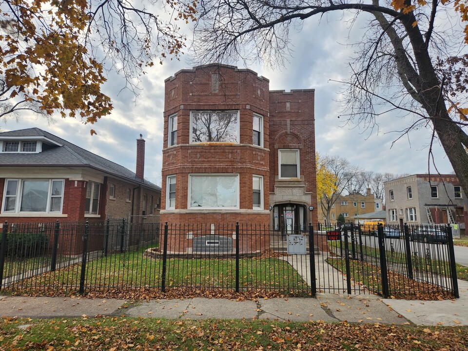 7300 S Calumet Ave in Chicago, IL - Building Photo