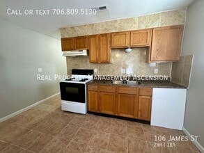106 James St in Rossville, GA - Building Photo - Building Photo