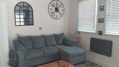 448 Avenue A NE, Unit Cozy Cottage in Winter Haven, FL - Building Photo - Building Photo