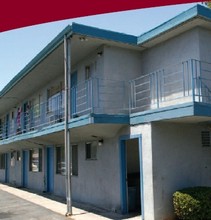 Sundown Apartments in Livermore, CA - Building Photo - Building Photo