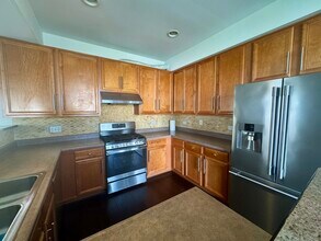 1832 Westridge Pl in Aurora, IL - Building Photo - Building Photo