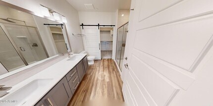 15501 N Dial Blvd, Unit B1 in Scottsdale, AZ - Building Photo - Building Photo