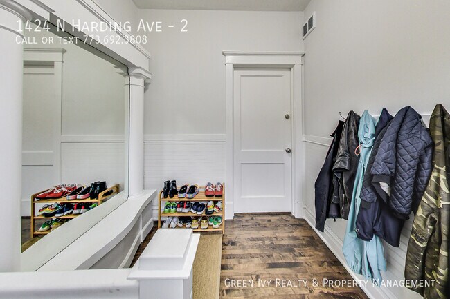 1424 N Harding Ave in Chicago, IL - Building Photo - Building Photo