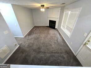 2344 Oakland Spring Dr in Snellville, GA - Building Photo - Building Photo