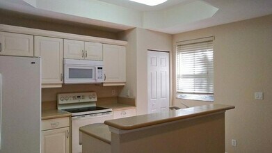 2931 Hope Valley St, Unit 406 in West Palm Beach, FL - Foto de edificio - Building Photo