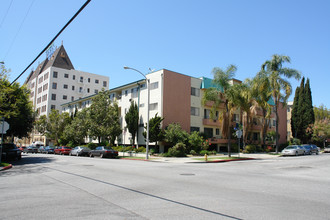 455 S Berendo St in Los Angeles, CA - Building Photo - Building Photo