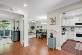 13075 Albright Ct in Wellington, FL - Building Photo - Building Photo
