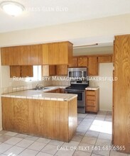 3717 Cypress Glen Blvd in Bakersfield, CA - Building Photo - Building Photo