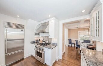 28 Morey Ln in Nantucket, MA - Building Photo - Building Photo