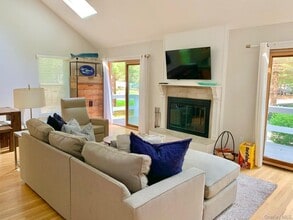 61 Kings Point Rd in East Hampton, NY - Building Photo - Building Photo