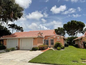 5574 Royal Lake Cir in Boynton Beach, FL - Building Photo - Building Photo