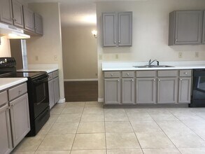 2810 Redrock Trail in San Antonio, TX - Building Photo - Building Photo