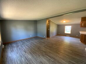 911 Central Ave in Tilton, IL - Building Photo - Building Photo