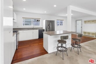 25 Ironsides St in Marina Del Rey, CA - Building Photo - Building Photo