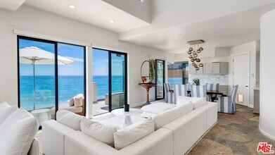 25252 Malibu Rd in Malibu, CA - Building Photo - Building Photo