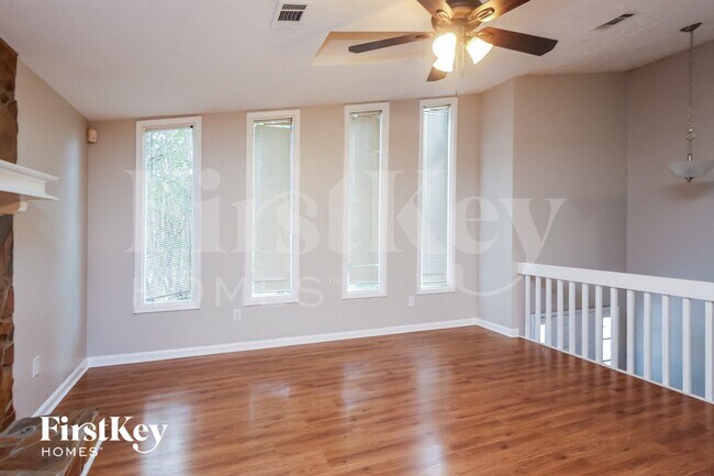 1424 Brookcrest St in Lawrenceville, GA - Foto de edificio - Building Photo