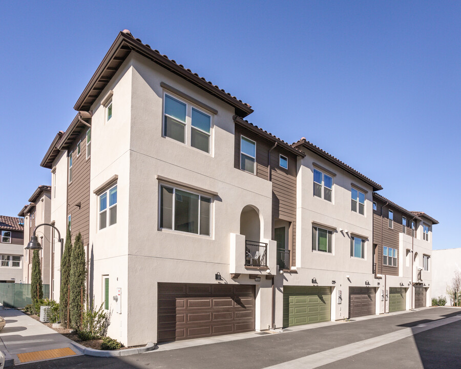 Horizons in South El Monte, CA - Building Photo