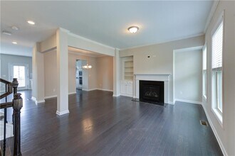 496 Sunset Park Dr in Suwanee, GA - Building Photo - Building Photo