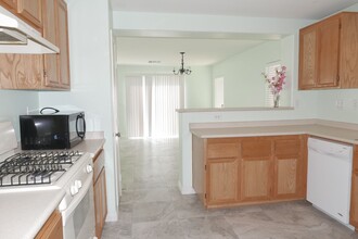 6253 Halstead Ct in North Las Vegas, NV - Foto de edificio - Building Photo
