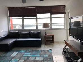 1301 NE Miami Gardens Dr-Unit -1424W in Miami Gardens, FL - Building Photo - Building Photo