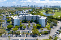 Biscaya Condominium in Aventura, FL - Foto de edificio - Building Photo